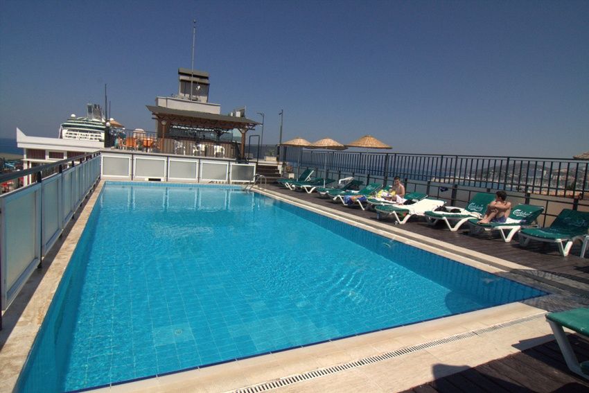 Surtel Hotel Kusadası Esterno foto