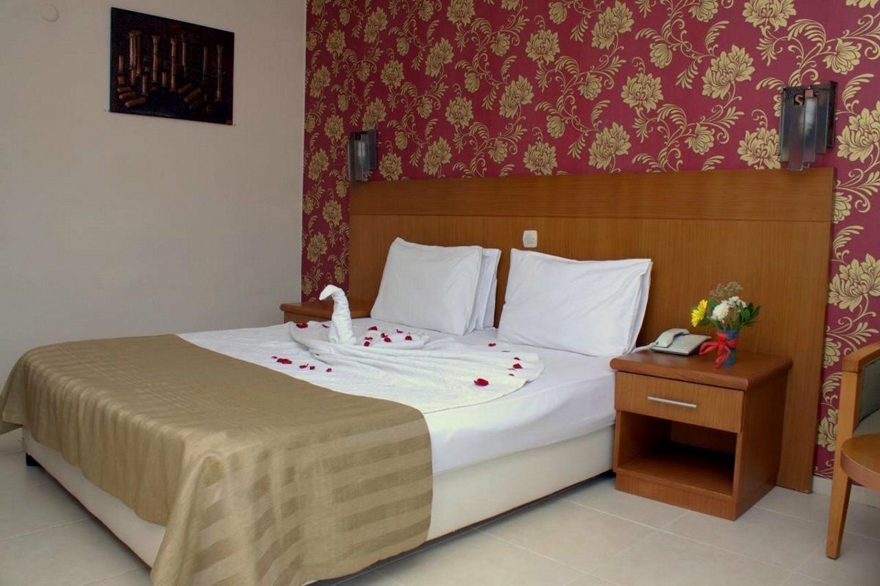 Surtel Hotel Kusadası Esterno foto