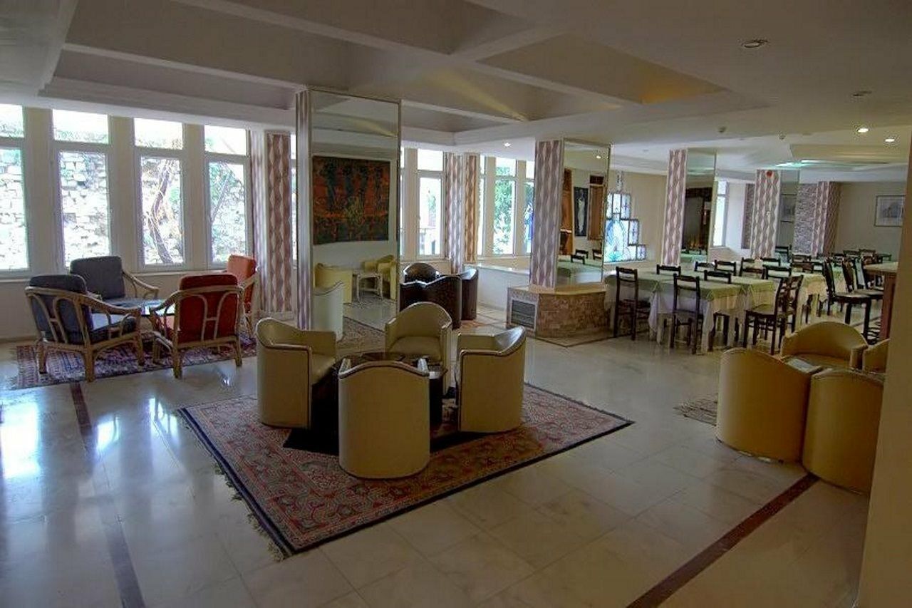 Surtel Hotel Kusadası Esterno foto