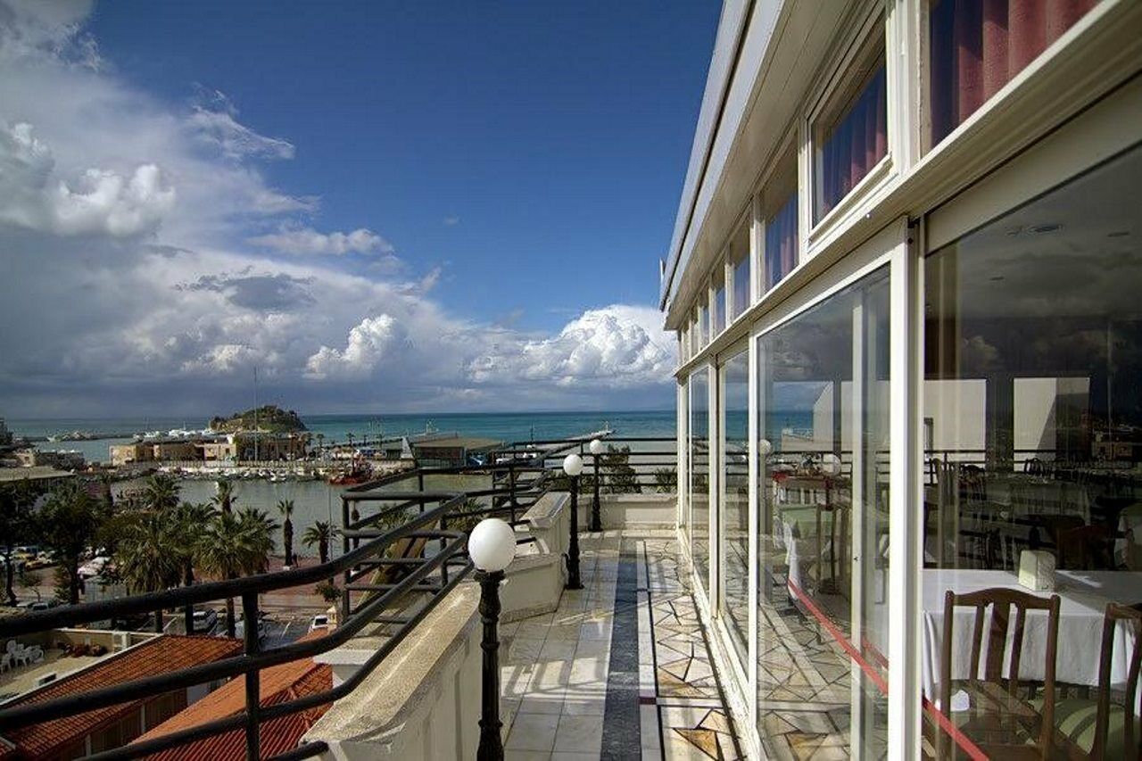 Surtel Hotel Kusadası Esterno foto