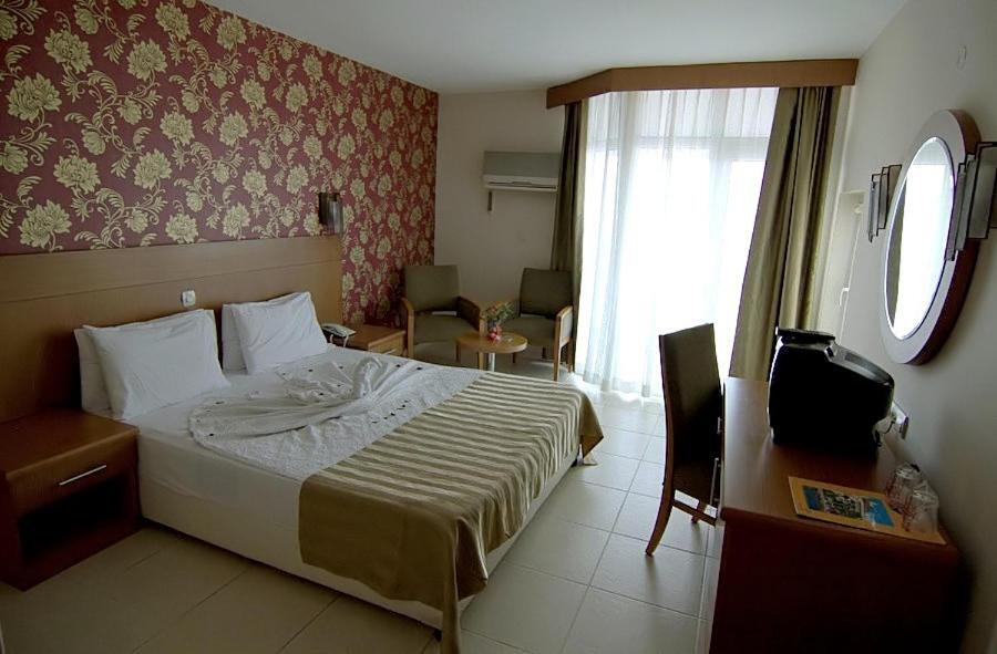 Surtel Hotel Kusadası Esterno foto